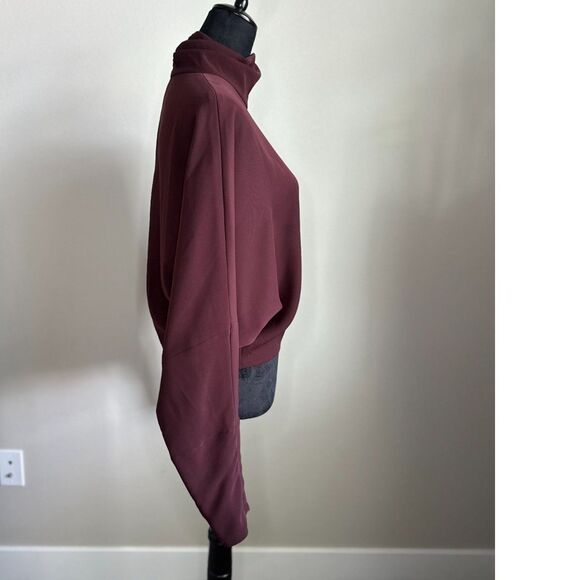 McQ Alexander McQueen Women's Crepe Oxblood Turtleneck Cropped Top Size 6 - Picture 5 of 14